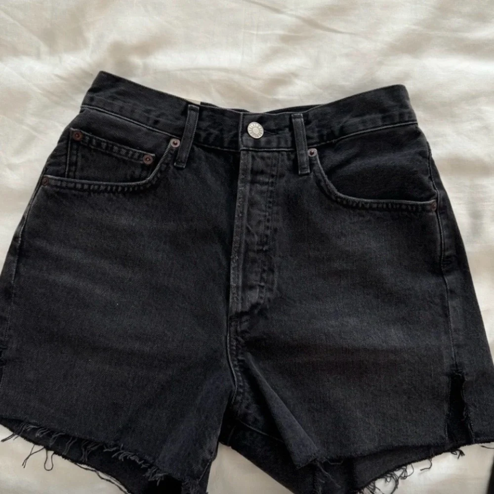 Agolde Dee high rise shorts size 26